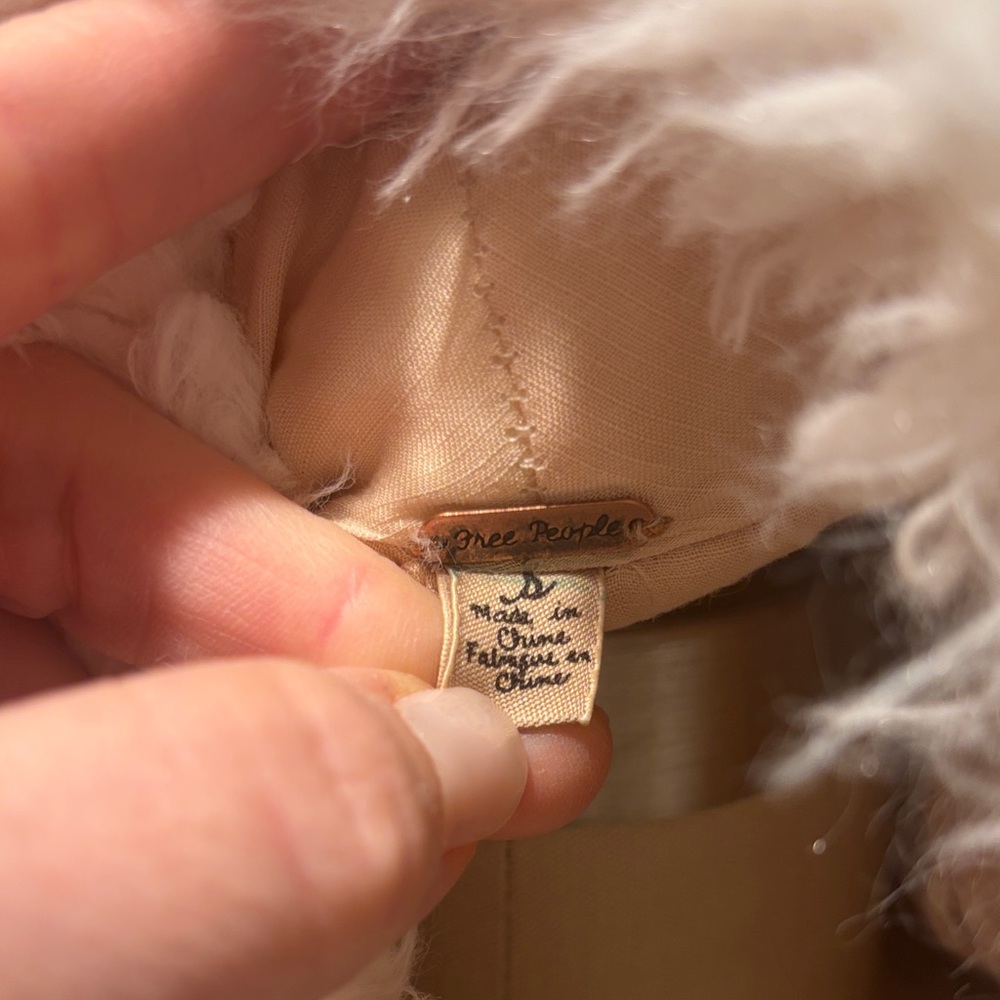 RARE Free People Cream Faux Fur Jacket - Picture 5 of 8